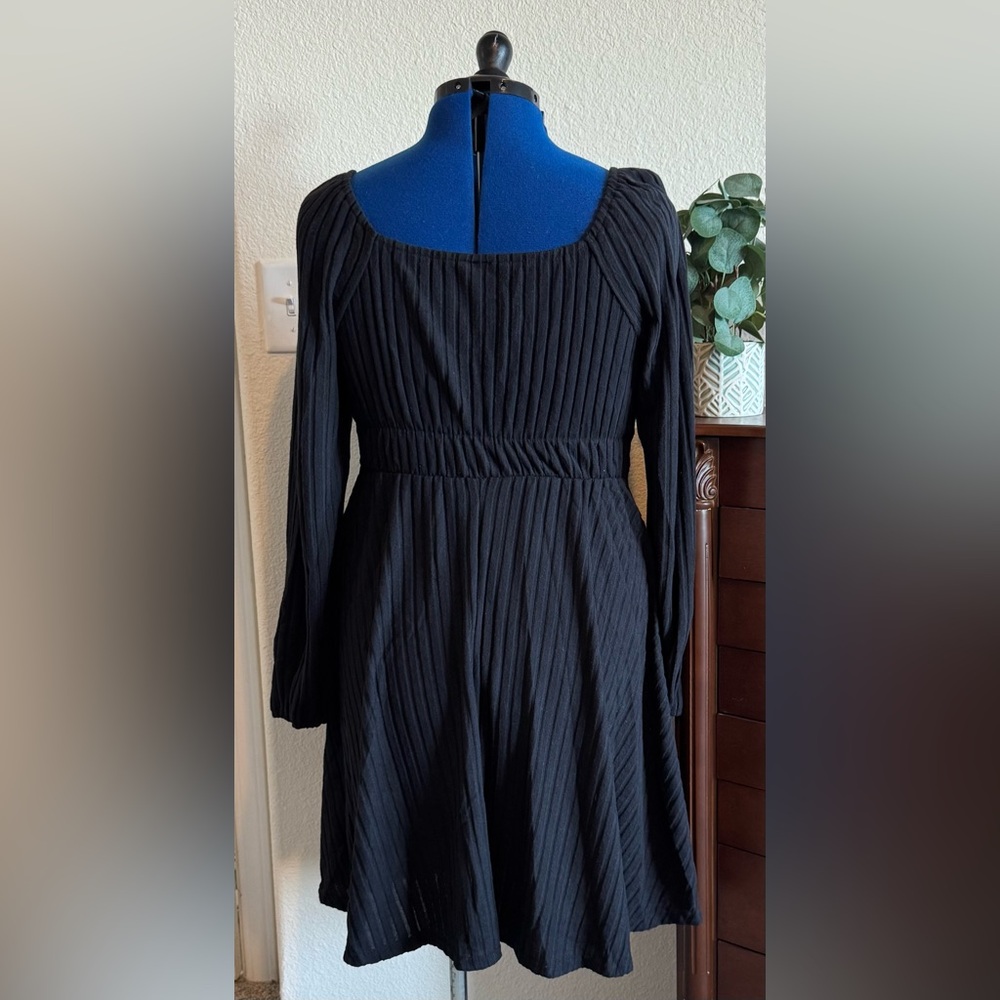NWOT SHEIN MOOSTA Plus Knot
Front Lantern Sleeve Dress - Picture 4 of 6
